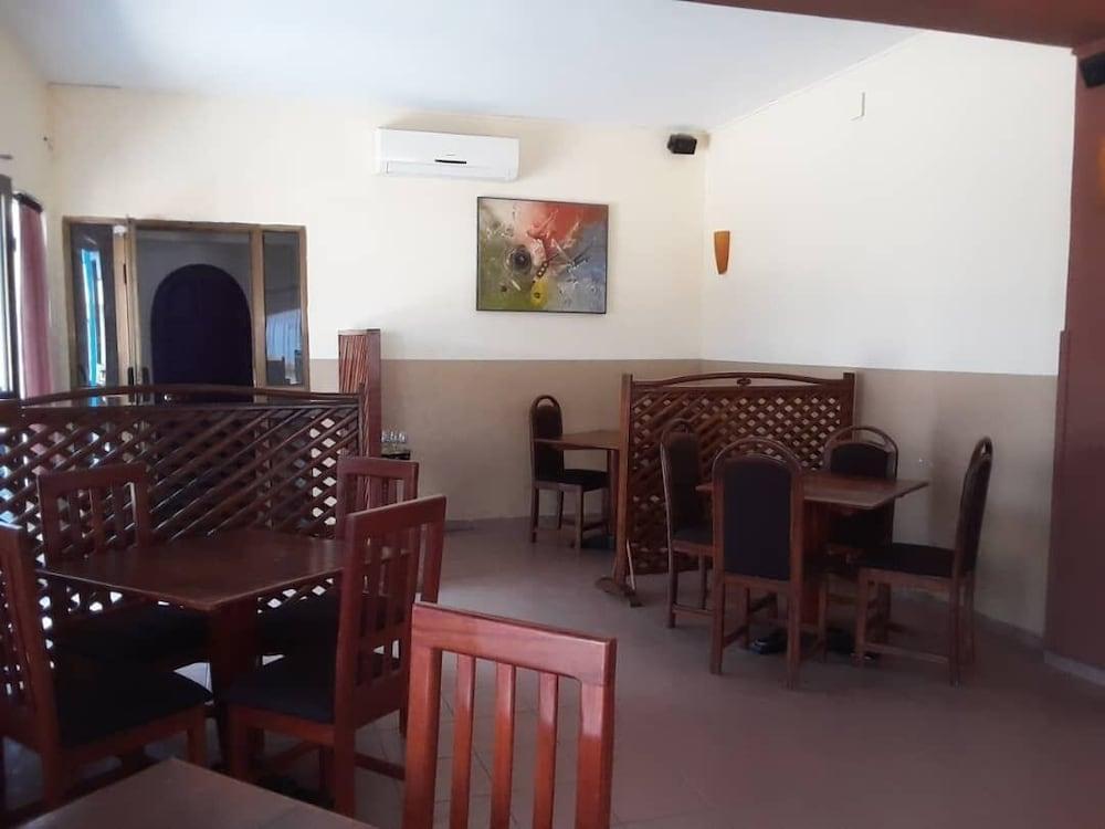 Acropole Hotel Cotonou Exterior photo